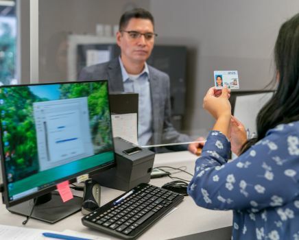 women is catering the men at dmv office